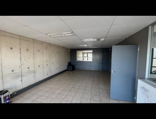 784M² WAREHOUSE TO LET IN LINBRO PARK